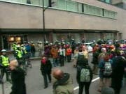 Manifestation devant l'h�tel Reine Elizabeth