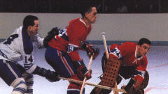 Dave Keon (14), Terry Harper (19) et Rogatien Vachon
