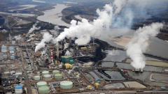 Site d'exploitation de sables bitumineux à Fort McMurray