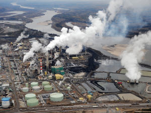 Site d'exploitation de sables bitumineux à Fort McMurray, en Alberta