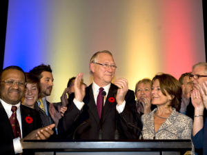 Le maire de Montréal, Gérald Tremblay, célèbre sa troisième élection à la mairie, le 2 novembre 2009.
