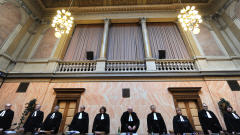 La Cour constitutionnelle tch�que avait commenc� � �tudier la requ�te le 27 octobre, � Brno.