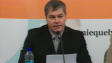 Le ministre de la Satn� du Qu�bec, Yves Bolduc, lors de la conf�rence de presse, samedi