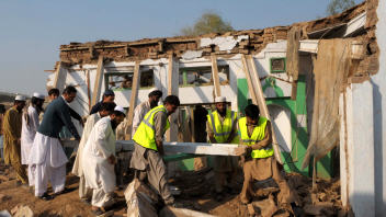 Attentat-suicide aux limites de Peshawar, dans le nord-ouest du Pakistan