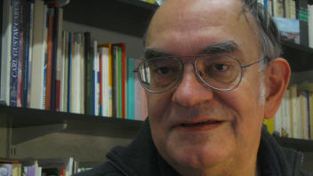 Ingo Schwarz, 60 ans, dormait lorsque le mur est tomb� le soir du 9 novembre 1989. Le lendemain matin, sa soeur, qui habitait Berlin-Ouest, l'a appel� pour lui dire ce qui s'�tait pass�.
