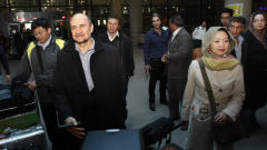 Les inspecteurs de l'AIEA, lors de leur d�part de T�h�ran, apr�s une visite au site de Fordo, le 25 octobre.