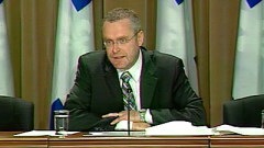 Claude B�chard pr�sente son projet de loi pour modifier la Loi �lectorale.