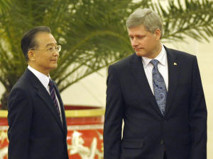 Les premiers ministres chinois et canadien, Wen Jiabao et Stephen Harper