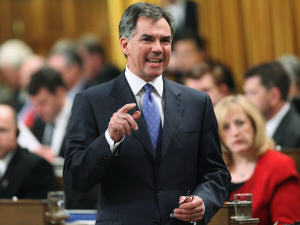 Le ministre de l'Environnement, Jim Prentice