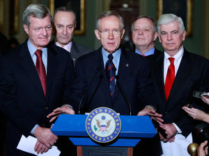 Le leader de la majorité démocrate au Sénat, Harry Reid, a pris la parole jeudi après l'adoption du projet de loi sur la réforme du système de santé.