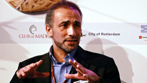 Tariq Ramadan lors d'une conférence de presse à Rotterdam en 2008 (archives)