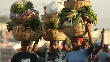 Des vendeuses de fruits et légumes au marché Saline de Port-au-Prince (archives)