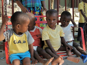 Des enfants haïtiens dans un orphelinat