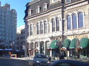 Jacques Robitaille acquiert l'immeuble voisin du Capitole