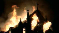 La chapelle des Franciscains, situ�e boulevard Ren�-L�vesque Ouest, pr�s de la rue Atwater, a �t� la proie des flammes dans la nuit de vendredi � samedi, le 6 f�vrier 2010.