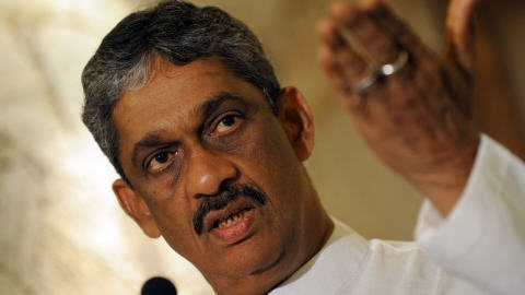 Sarath Fonseka s'adressant aux m�dias, le 1er f�vrier