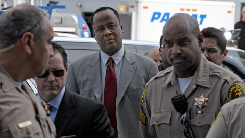 Le Dr Conrad Murray � son arriv�e au tribunal.