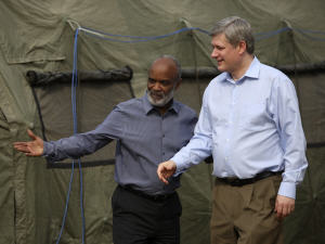 Le président haïtien, René Préval, et le premier ministre canadien, Stephen Harper