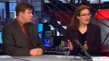 Le d�put� Thierry St-Cyr et He�di Rathjen qui militent pour le maintien du registre des armes � feu.