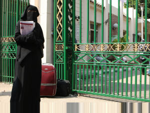 Les réactions fusent de partout après l'expulsion d'une étudiante à cause de son niqab