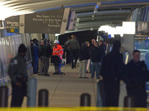 Une fusillade a eu lieu jeudi, en début de soirée, près de la station de métro du Pentagone, à Washington. Deux agents de sécurité du Pentagone et le tireur présumé ont été blessés.