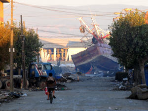 Une rue de Talcahuano après le séisme, le 5 mars 2010.