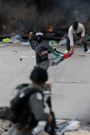 Affrontements entre Palestiniens et policiers israéliens à Jérusalem-Est