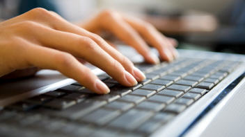 Un clavier d'ordinateur