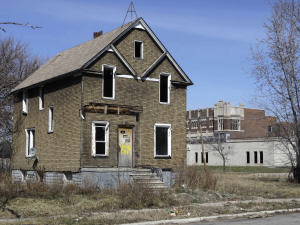 Il y aurait plus de 30 000 maisons et bâtiments désafectés à Détroit.
