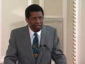 Dany Laferrière a prononcé une allocution très applaudie après avoir reçu la Médaille d'honneur de l'Assemblée nationale du Québec.