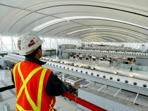 Aéroport Pearson en construction.
