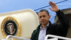 Arrivée du président Barack Obama à l'aéroport de La 
Nouvelle-Orléans, le 4 juin 2010.