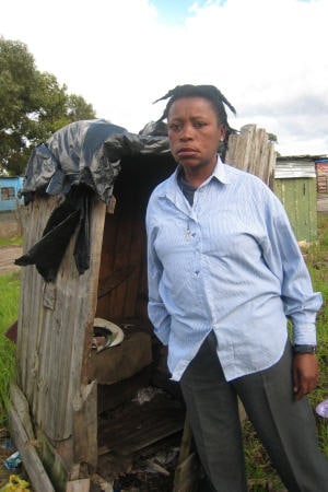 Thelma et la toilette publique plus qu'insalubre