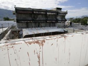 Le Pénitencier national à Port-au-Prince après le séisme du 12 janvier 2010