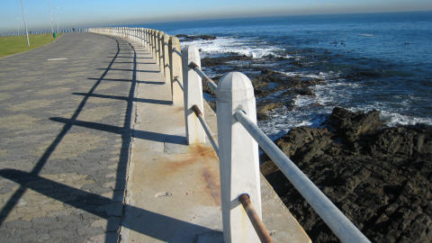 Promenade le long de la mer