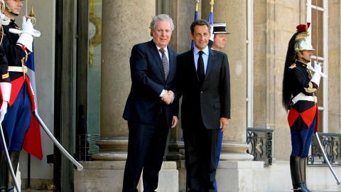 Le 
président Sarkozy accueille le premier ministre Charest.