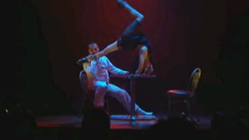 Un spectacle pr�sent� dans le cadre de Carniv�le Lune Bleue.