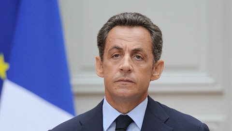 Le pr�sident fran�ais, devant l'�lys�e le 26 juillet 2010, confirme la mort de l'otage fran�ais.
