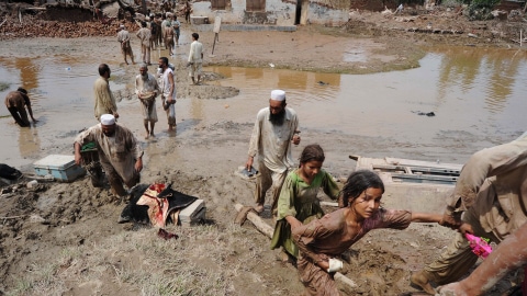 http://img.src.ca/2010/08/02/480x270/AFP_100802victimes-inondations-pakistan_8.jpg