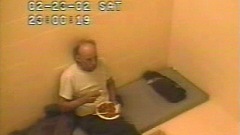 Robert Pickton s'entretient avec son cod�tenu, qui est en fait un agent double