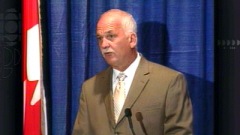 Le ministre de la Sécurité publique du Canada, Vic Toews