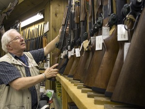 Des armes d'épaule