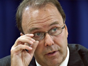 L'ancien ministre de la Justice du Québec, Marc Bellemare, témoigne devant la Commission d'enquête sur le processus de nomination des juges, le 24 août 2010.