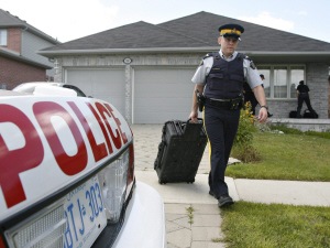 Des agents de la GRC ont perquisitionné la résidence de Khurram Syed Sher à London, en Ontario.