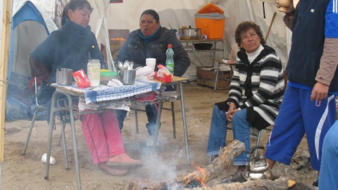 Des proches des mineurs chiliens emprisonn�s sous terre