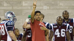 Anthony Calvillo sur les lignes de côté