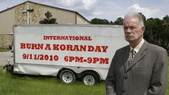Terry Jones devant le Dove World Outreach Center, à Gainesville, en Floride