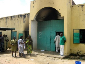 L'entrée de la prison de Bauchi