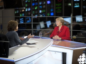 L'ex-présidente chilienne Michelle Bachelet en entrevue avec Céline Galipeau