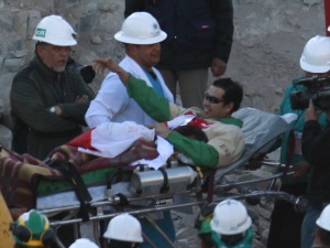 Le mineur Claudio Acuna Cortes a sa sortie de la mine de Copiapo